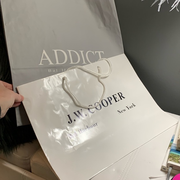 Val Harbour Paper Shopping Bags - Picture 1 of 9